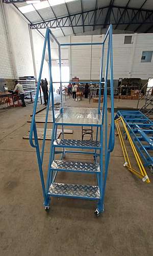 escada mezanino escada mezanino