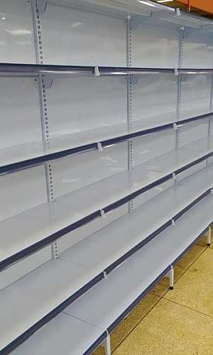 Gôndolas central com porta etiqueta azul Gôndolas central com porta etiqueta azul